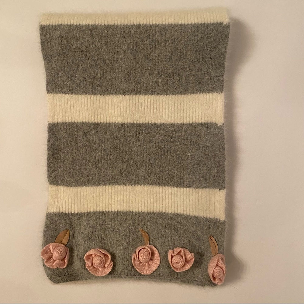 SCALA PRONTO SCARF GRAY CREAM STRIPE ANGORA BLEND PINK ROSES LONG RECTANGLE